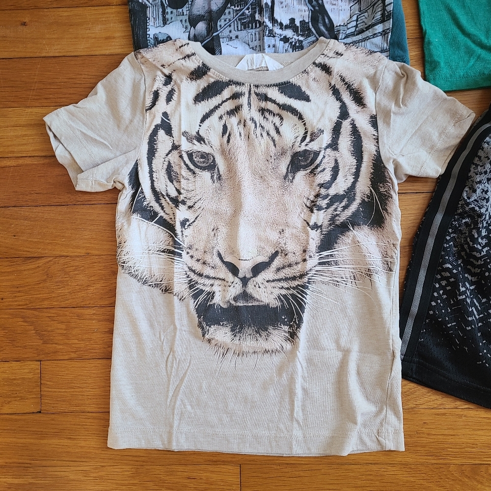 Boys shirts and 1 short. - Picture 7 of 10